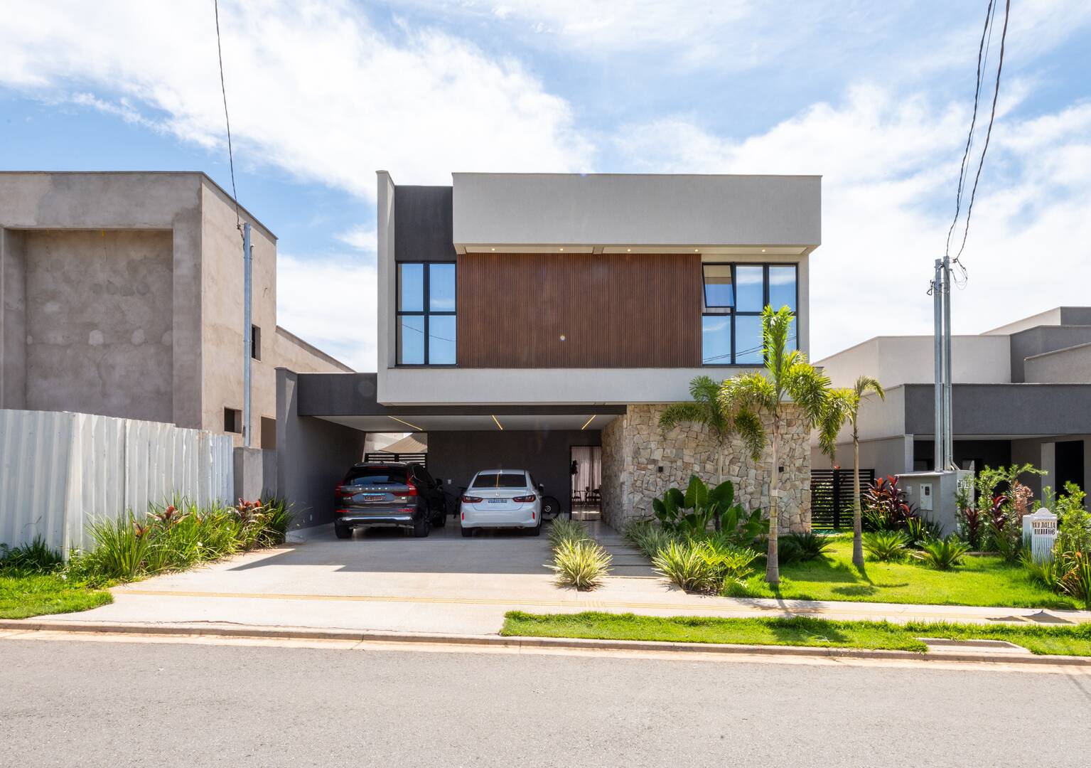 Sobrado, 4 quartos, 263 m² - Foto 1