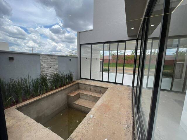 #0003 - Casa em condomínio para Venda em Senador Canedo - GO