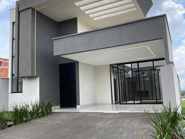#0003 - Casa em condomínio para Venda em Senador Canedo - GO