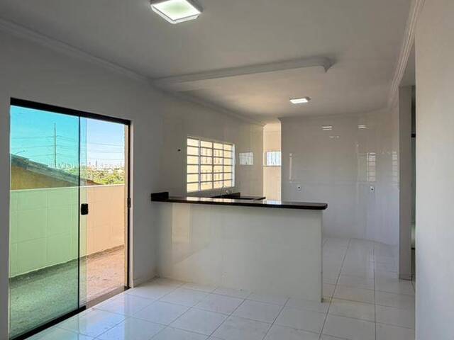 #0008 - Casa em condomínio para Venda em Goiânia - GO