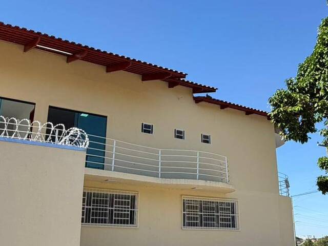 #0008 - Casa em condomínio para Venda em Goiânia - GO